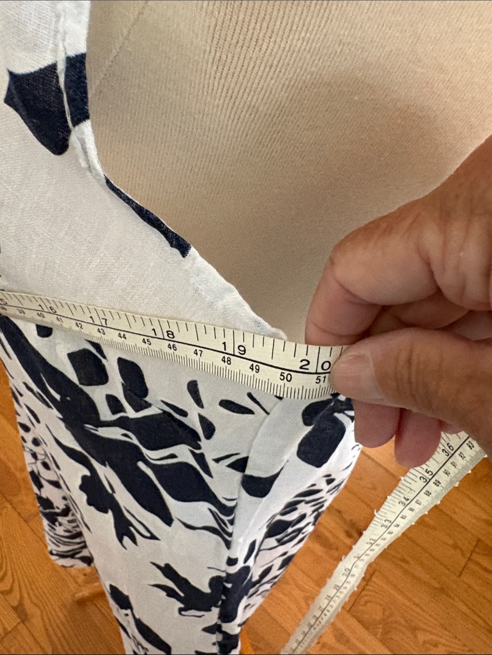 LINEN LUV Sleeveless Navy Floral Print Tunic DRESS - White & Navy. - Picture 9 of 9